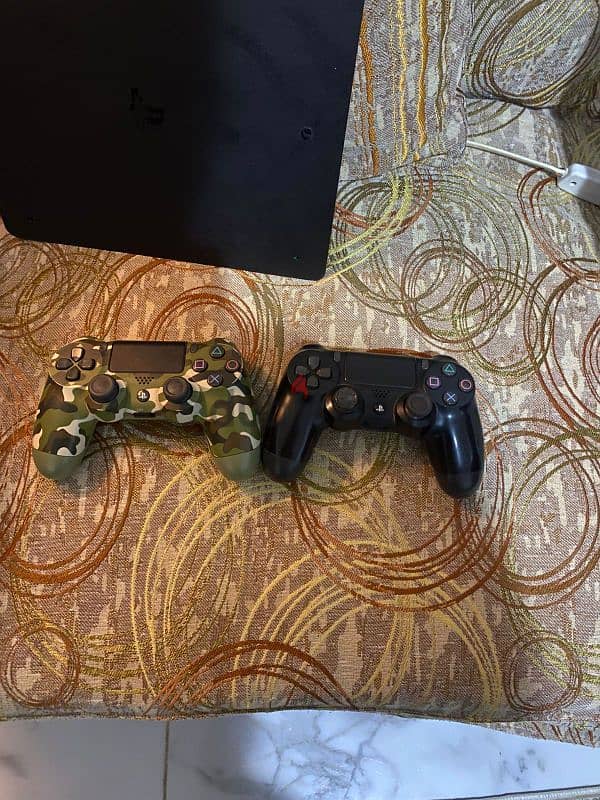 Ps4 & 2 consoles 3
