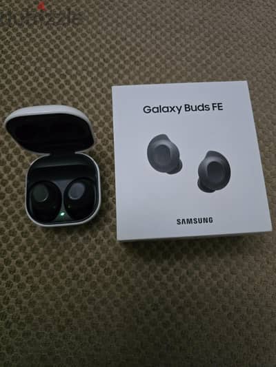 galaxy buds fe like new