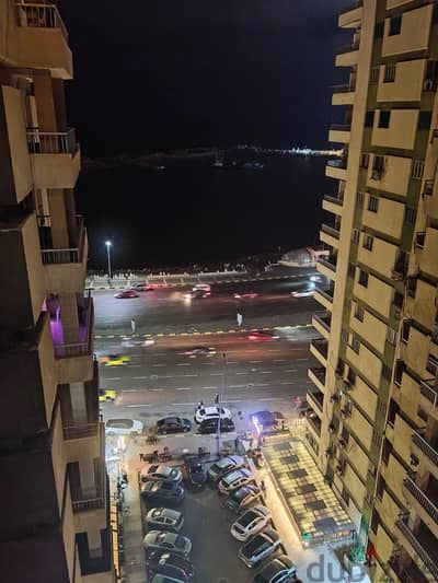 شقة مفروشة فيو بحر بجوار فندق المحروسة
