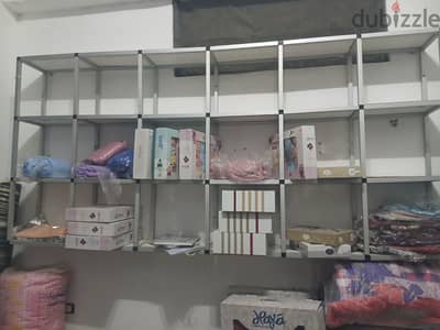 رفوف عرض، وفاترينه