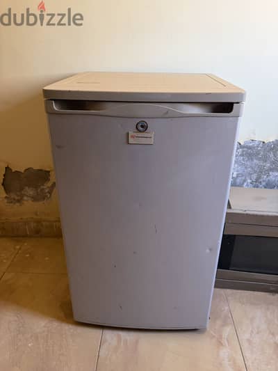 White Westinghouse fridge