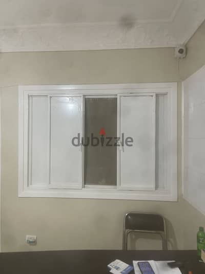 محل للبيع