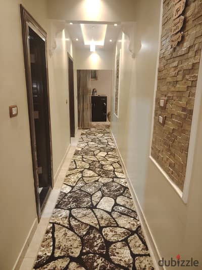 Apartment for sale in Sheraton Heliopolis, 150 m, 3 rooms and 2 bathrooms, reception. Buildings from the nineties, ultra super lux finishing with an open view of Abdel Hamid Badawi.