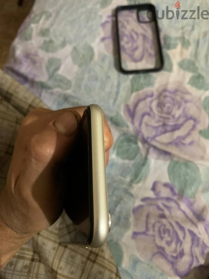 Apple - iPhone 11 3