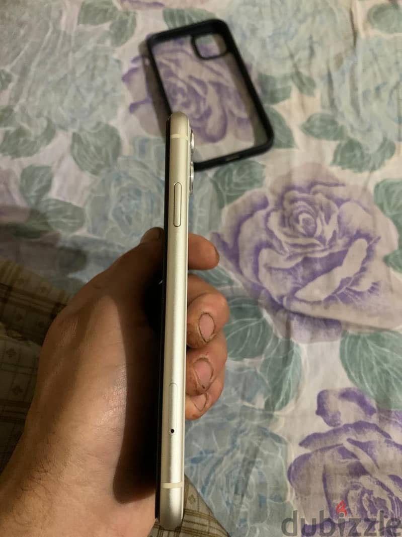 Apple - iPhone 11 4