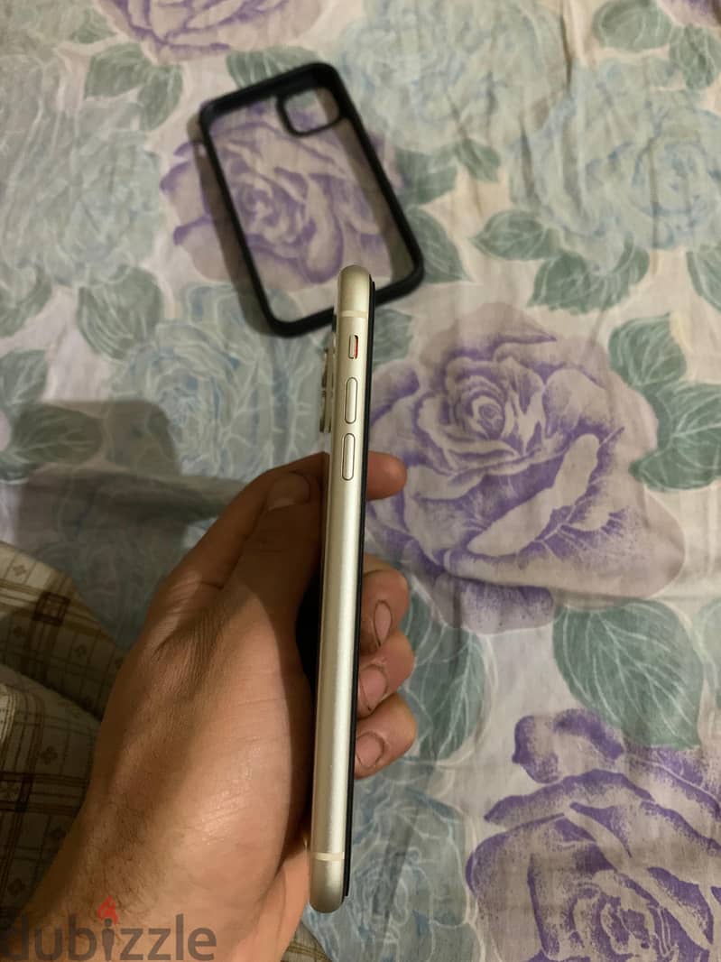 Apple - iPhone 11 6