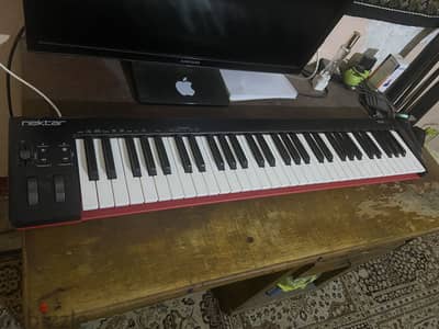 Nektar SE61 midi controller