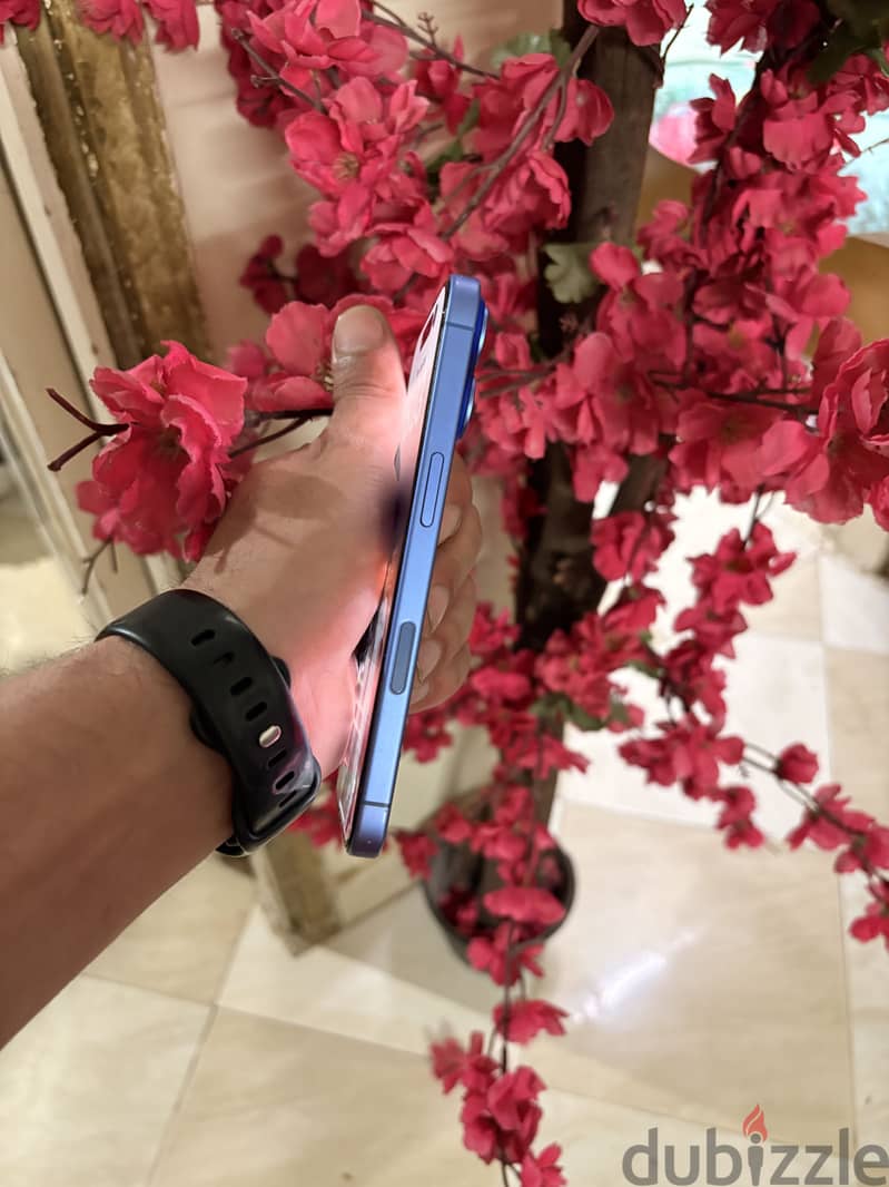 Apple - iPhone 16 4