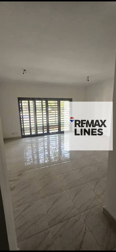 Apartment for sale with an area of 146 meters on the ground floor, with a direct view of Garden View and high privacy, in a distinguished location within the B15 group in Madinaty.