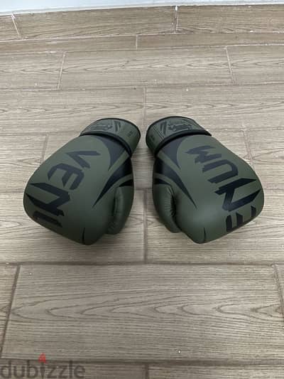 قفازات ملاكمة Venum
