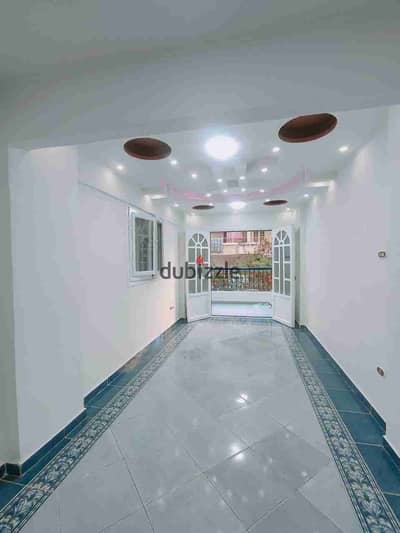 Apartment in Alexandria, Al-Nakhil Beach, next to Fathallah Market, luxurious finishing, excellent residential location