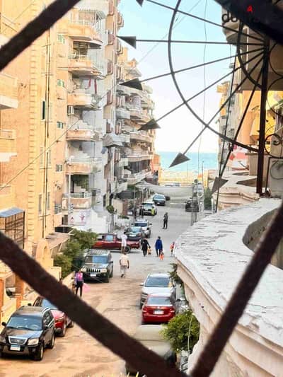 شقه بجوار البحر  في الإسكندرية شاطئ النخيل 130متر تشطيب التـــــــــــرا لوكس كاش اوتقسيط