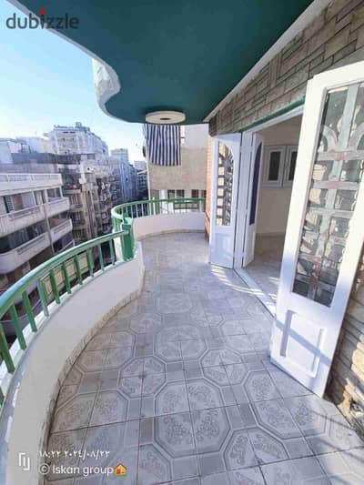 شقه في الإسكندرية شاطئ النخيل  بجوار شارع الرئيسي موقع سكني ممتاز شامل الخدمات