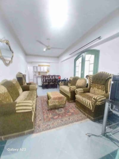شقه بالفرش الاجهزه للبيع في الإسكندرية شاطئ النخيل بجوار الخدمات تصلح للسكن والاستثمار الجيد