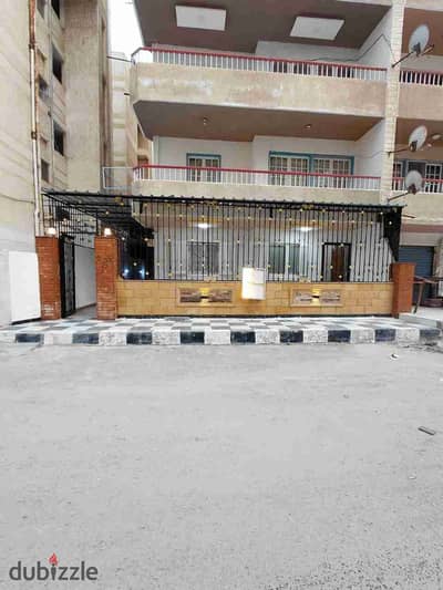 شقه ارضي في الإسكندرية شاطئ النخيل بجوار البحر تشطيب التـــــــــــرا لوكس موقع ممتاز جدا شامل الخدمات