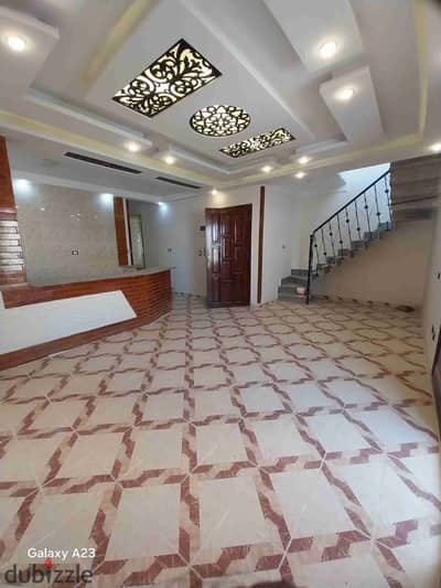 شقه  بالروف في الإسكندرية شاطئ النخيل خطوات من البحر تشطيب التـــــــــــرا لوكس