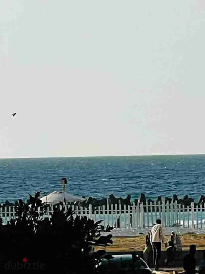 شقه سادس عماره من البحر للبيع في اسكندرية شاطئ النخيل تشطيب التـــــــــــرا لوكس