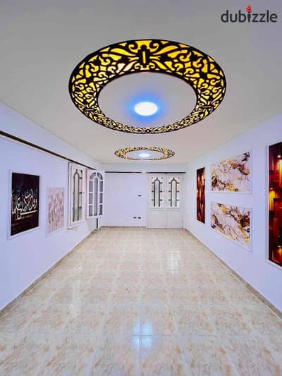 شقه في الاسكندريه العجمي شاطي النخيل بجوار البحر وجميع الخدمات