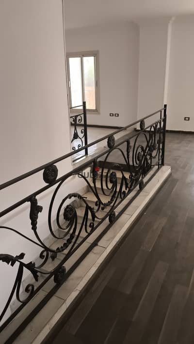 Duplex for rent 5 rooms private garden and garage 7th district Sheikh Zayed