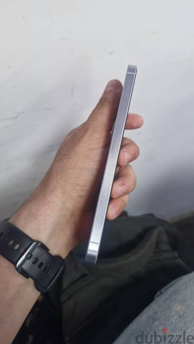 ممتاز Samsung A56 بحالته معاه كارتونه ووصله شاحن وجرابين