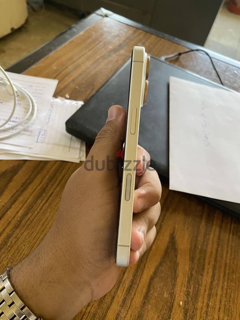 Apple - iPhone 17 4