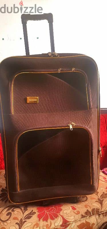 شنطة سفر مقاس كبير  28  بوصة بحالة جيدة جداً