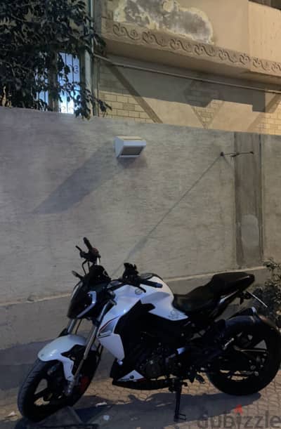 بنيلي 200s 2023