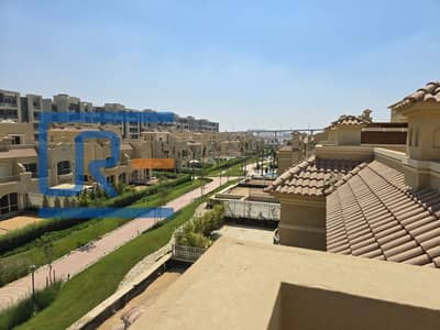 توين هاوس للبيع في باتو اورو بفيو علي لاند اسكيب