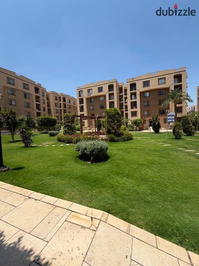 امتلك شقه في مدينه الرحاب بجوار الخدمات مميزه ارضي بجاردن 136 متر بسعر لقطه