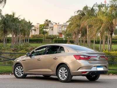 Renault Megane 2020   107km  صيانات توكيل  حاله  ممتازه