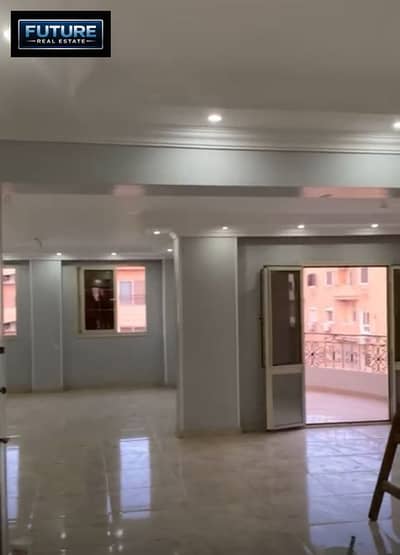 220 m apartment in the distinguished tourism neighborhood Fourth in Sheikh Zayed