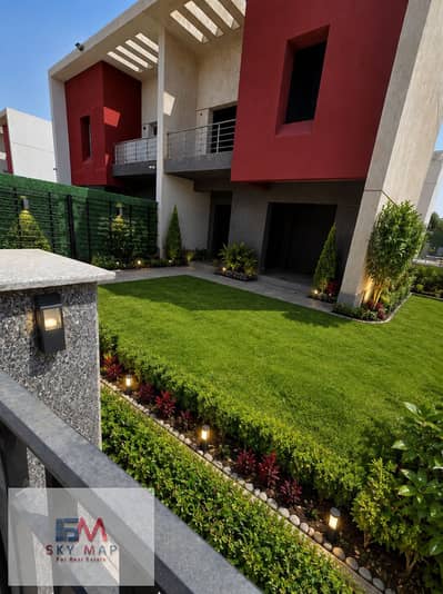 فرصه للبيع بمدينتى تاون هاوس VG5 مبانى :191م Modern design  ارض :226م بدون تشطيب داخلى  موقع متميز بجوار الخدمات وقريبه لــ  South park &The Strip