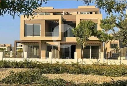 فيلا فاخره ببينتهاوس بخصم 40% لفتره محدوده! بموقع مميز على لاند سكيب و مسطحات مائيه , بمقدم مناسب و تقسيط 5 سنين من بالم هيلز في قلب التجمع