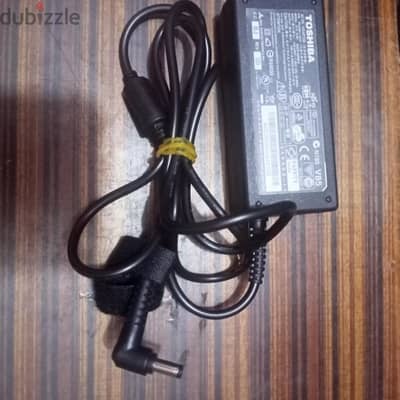شاحن  لاب توب  توشيبا اصلي