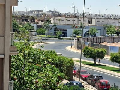 شقة للإيجار قانون جديد بمدينتي في B11 بالطابق الثانى متكرر