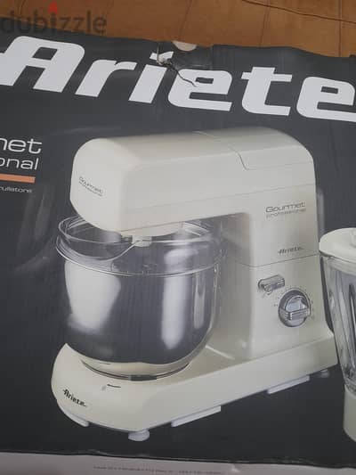 عجان مستورد سعة ٢ ك ÷خلاط زجاج  Ariete