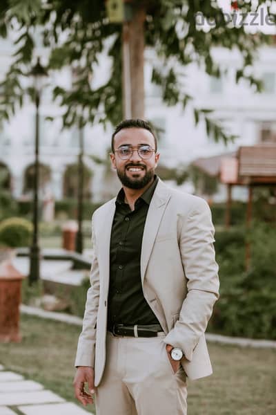 بدلة بيج فاتح