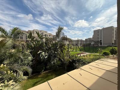 شقة 3غرف دور اول استلام فوري للبيع ف فيلدج جاردن قطامية بالم هيلز فيو مفتوح علي جاردن Village Garden Katameya
