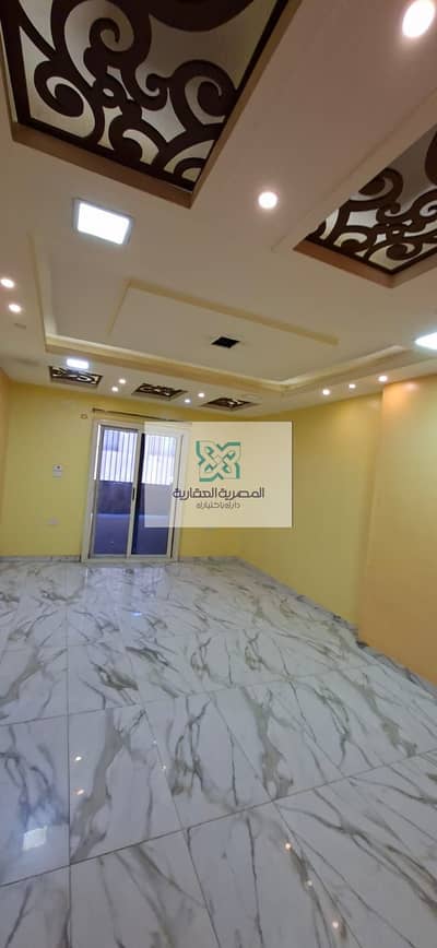 شقه للايجار  المعراج العلوى شارع رائيسي بالقرب من كارفور و بنزينه توتال ومنطقه الخدمات والبنوك