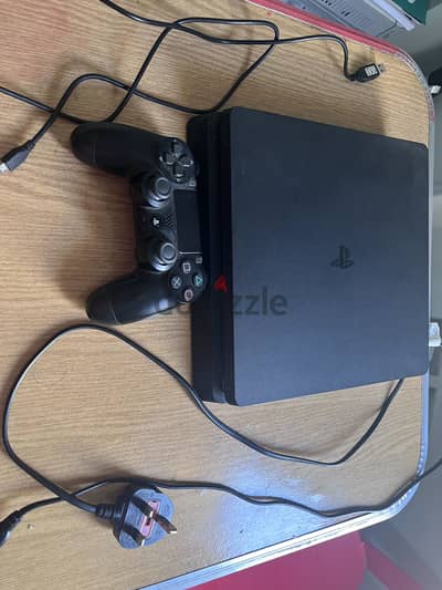 PS4 slim حاله ممتازه
