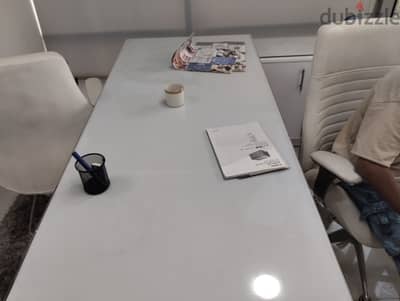 اثاث شركة للبيع