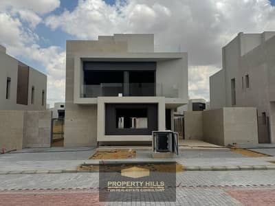 تاون هاوس جاهز للسكن بسعر لقطة مع شركة الكارما في  الشيخ زايد امام بيفرلي هيلز