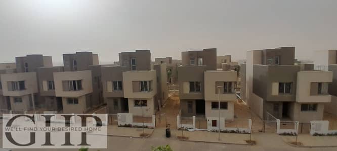 تاون هاوس ميدل أعلى نقطة في الكمبوند للبيع بالم هيلز التجمع الخامس Palm Hills New Cairo