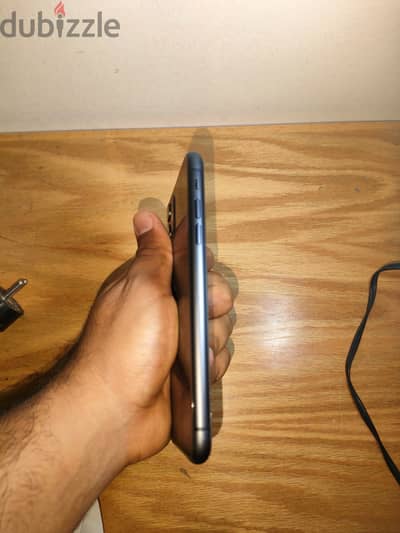 Apple - iPhone 11
