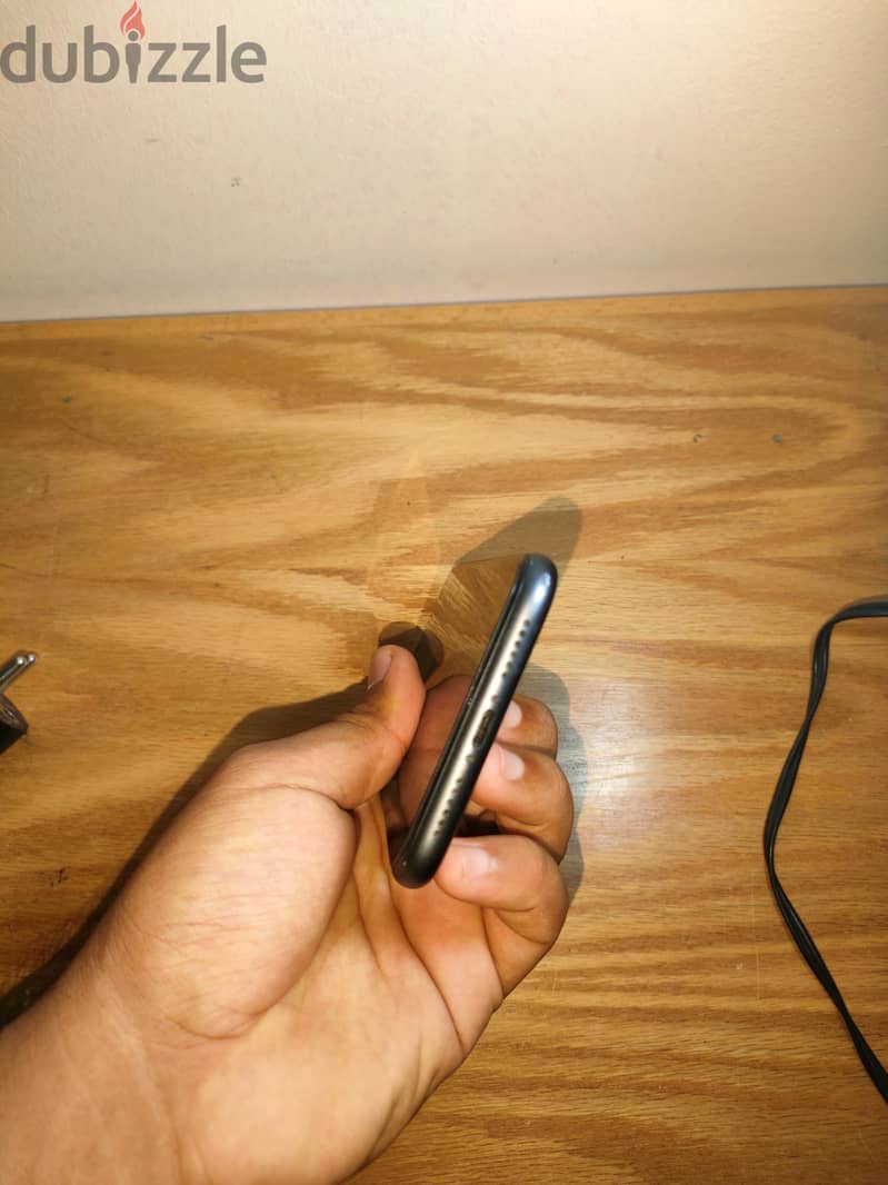Apple - iPhone 11 2