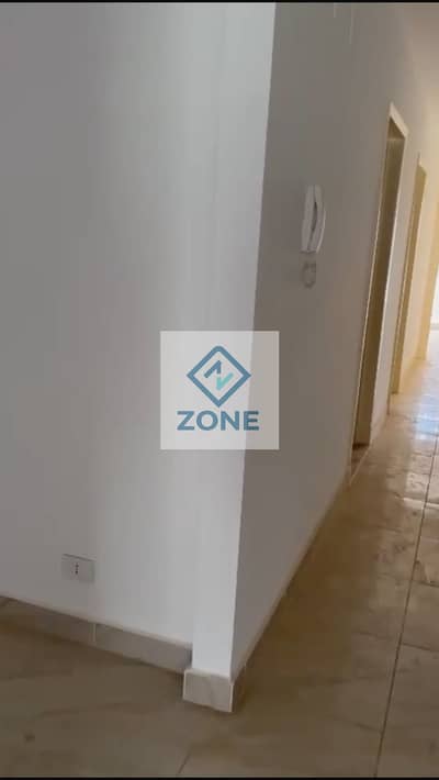 شقه للبيع ارضى بحديقه 3نوم 3حمام مساحه189 متر فى b12فيو جاردنmm
