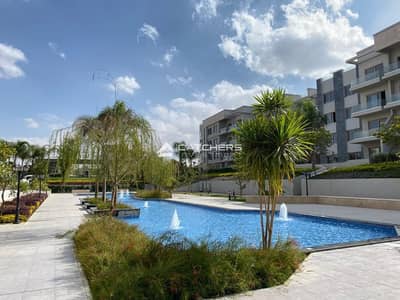 Apartment for sale, immediate delivery, with a 32% cash discount in Galleria Moon Valley Compound