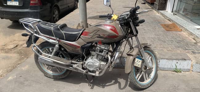 عمرو تاج