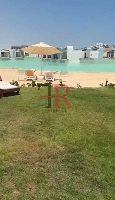 فيلا مستقلة مطلة مباشرة على البحيرة للبيع في فوكا باي ، الساحل الشمالي