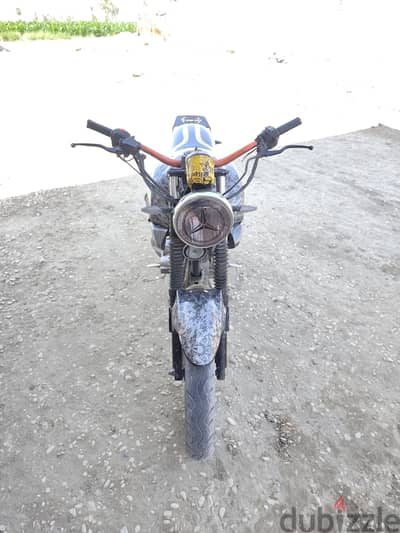 مكنه 200  V للبيع
